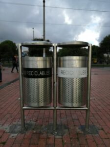 Instalacion de Puntos Ecologicos en Acero Inoxidable